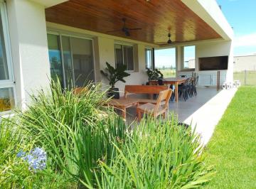 Casa · 128m² · 4 Ambientes · 2 Cocheras · Alquiler 3 Dorm. Haras de Funes