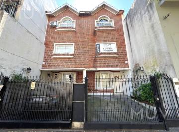Casa · 98m² · 4 Ambientes · 1 Cochera · Hermosa Casa en Venta en Villa Urquiza, Luminoso con Patio y Parrilla
