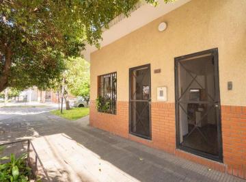 Casa · 81m² · 4 Ambientes · 1 Cochera · Venta Casa 2 Dorm Coch Patio Terraza Apta Credito