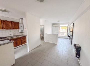 Departamento · 50m² · 2 Ambientes · Venta Depto 1 Dormitorio Terraza y Baulera Alberdi