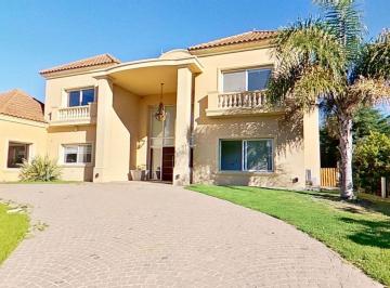 Casa · 325m² · 4 Ambientes · 1 Cochera · Venta Casa Lujan La Concepcion a Estrenar