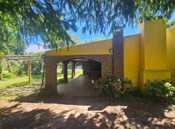 Quinta vacacional · 80m² · 2 Dormitorios · 1 Cochera · Venta Quinta Gran Terreno Arroyo Leyes