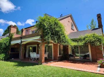 Casa · 261m² · 5 Ambientes · 2 Cocheras · Venta Casa 5 Amb Pileta Abril Club de Campo