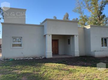 Casa · 246m² · 3 Dormitorios · 2 Cocheras · Importante Casa en Anisacate a 900 m de Ruta 5. Zona Dispensarios, Comercial, Cerca Río Anisacate