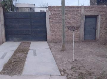 Casa · 180m² · 7 Ambientes · 1 Cochera · Casa a La Venta Las Heras. Panqueua
