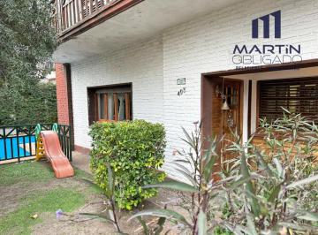 Casa · 300m² · 6 Ambientes · 1 Cochera · Casa en Venta en Ciudad Jardin, Palomar con Pileta