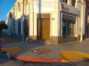 Local comercial · 60m² · Imperdible Oportunidad Comercial!