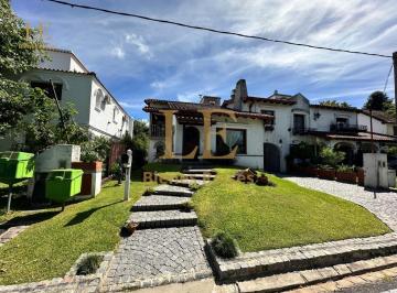 Casa · 193m² · 5 Ambientes · 3 Cocheras · Venta Casa de Aranjuez