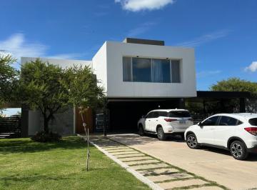 Casa · 425m² · 7 Ambientes · 6 Cocheras · Casa en Venta 3 Dorm. 4 Baños Country La Arbolada Malagueño