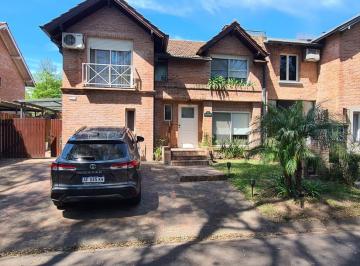 Casa de 4 ambientes, San Fernando · Venta Casa - Barrio La Chacra / Lote Interno
