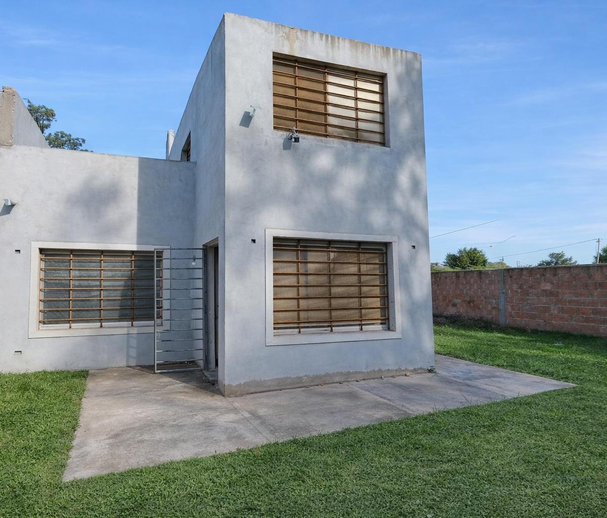 Dúplex 3 amb, 110m² en lote de 400m² — Las Dalias