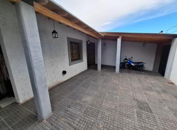 Casa de 4 ambientes, Maipú · Casa en Venta Ubicada en B° Jardín Luzuriaga, Maipú
