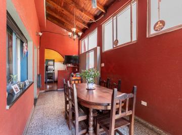 Casa · 137m² · 4 Ambientes · Oportunidad, Excelente Casa en Parque Patricios