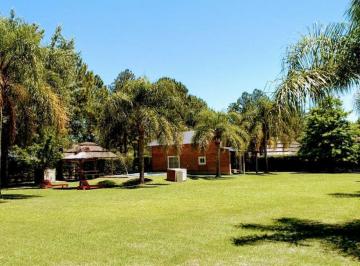 Quinta vacacional · 240m² · 2 Dormitorios · 2 Cocheras · Venta Complejo de Cabañas