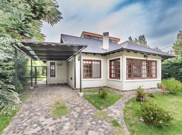 Casa · 102m² · 3 Ambientes · 1 Cochera · Venta Casa Country Las Lajas 3 Amb. Quincho Pileta