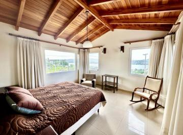 Casa · 405m² · 6 Ambientes · 3 Cocheras · Venta Casa Carlos Paz en Villa del Lago Amoblada