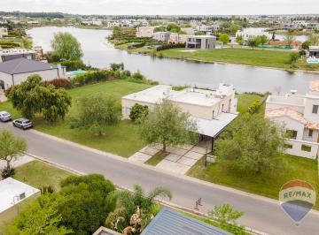 Casa · 180m² · 5 Ambientes · 3 Cocheras · Alquiler Casa 5 Ambientes B. San Matias Al Agua