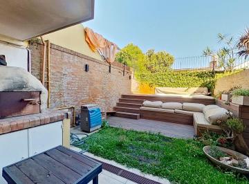 Casa · 242m² · 6 Ambientes · 2 Cocheras · Venta Casa Ramos Mejia 6 Ambientes Apto Credito