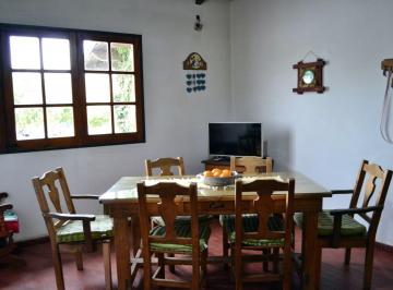 Casa · 153m² · 4 Ambientes · 1 Cochera · Casa de 3 Dorm. Barrio Pueyrredón
