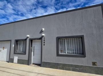 Casa · 80m² · 3 Ambientes · 1 Cochera · Casa Remodelada en Barrio Centro
