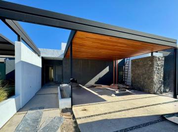 Casa · 189m² · 5 Ambientes · 3 Cocheras · Casa Venta Mansos del Sur 3 Dorm. Planta Baja