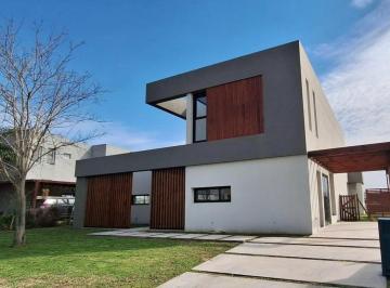 Casa · 170m² · 5 Ambientes · Casa en Alquiler en San Sebastian, Escobar, G. B. a. Zona Norte