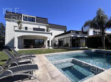 contrafrente · Casa en Venta en Albanueva Al Lago!