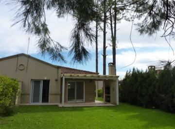 Casa · 90m² · 3 Ambientes · 1 Cochera · Casa en La Candela en Alquiler