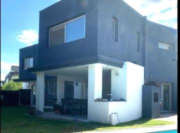 Casa de 6 ambientes, Las Heras · Casa Barrio La Bastilla