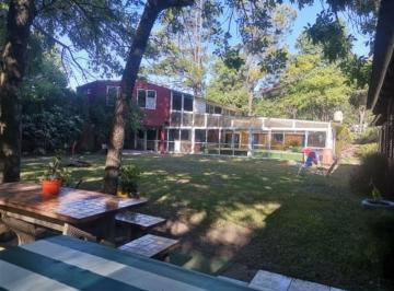 Casa · 250m² · 8 Ambientes · 1 Cochera · Casa en Venta 4 Dorm. en Roldan
