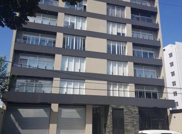 Local comercial · 50m² · 3 Cocheras · Local Comercial en Venta en Moreno con Cochera