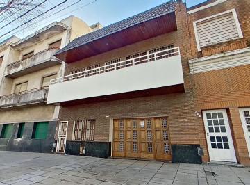 Casa · 249m² · 7 Ambientes · 1 Cochera · Casa en Venta en Almagro Multifamiliar