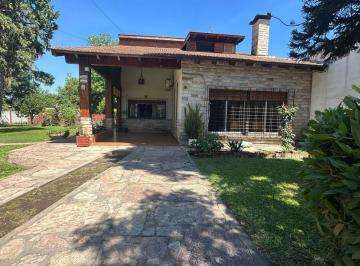 Casa · 190m² · 5 Ambientes · Venta Casa con Pileta Grand Burg