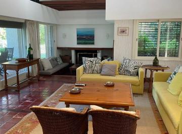 Casa · 383m² · 4 Ambientes · 2 Cocheras · Venta Casa 4 Amb C/ Dep Amoblada Country Cardales