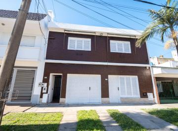 Casa · 150m² · 6 Ambientes · 1 Cochera · Casa en Venta en Barrio Candioti Norte
