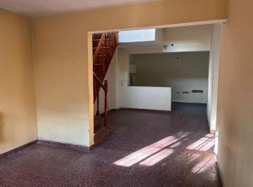 Casa · 82m² · 3 Ambientes · Venta Casa en Lote Propio con Terraza. Versalles