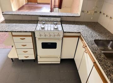 Casa · 82m² · 3 Ambientes · Venta Casa en Lote Propio con Terraza. Versalles