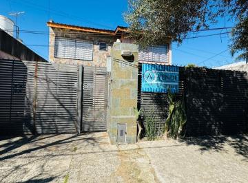 Casa · 75m² · 3 Ambientes · 1 Cochera · Apto Credito - Venta Duplex 3 Ambientes con Cochera en Banfield Oeste