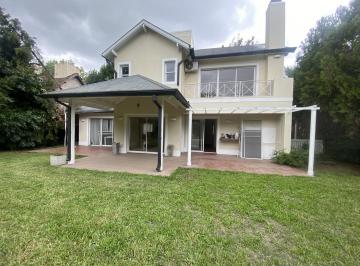 Casa · 237m² · 4 Ambientes · 2 Cocheras · Casa en Venta Barrio Cerrado Bermudas. 3 Cuartos E N Suite. Pilar. Apto Crédito