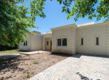 Casa · 186m² · 4 Ambientes · 3 Cocheras · Casa en Venta en Haras Santa Maria Las Lomas a Estrenar Tres Dorm. con Dependencia y Pileta