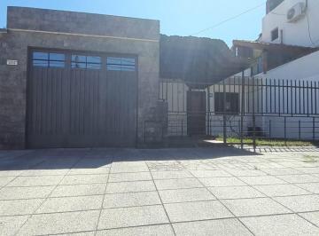 Casa de 3 ambientes, Tres de Febrero · Casa PH en Planta Baja - en Venta
