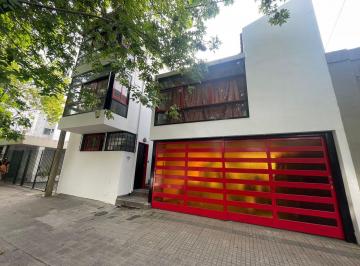 Casa de 4 ambientes, La Plata · Casa en PH - Solo Para Uso Profesional