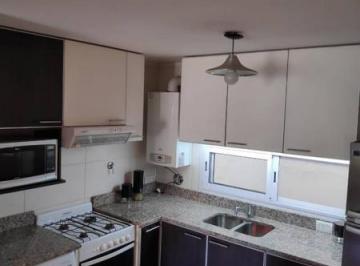 Departamento · 63m² · 3 Ambientes · 1 Cochera · Impecable 3 Ambientes en Caballito! Excelente Semipiso Al Frente