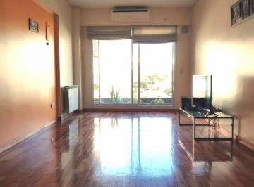 Departamento · 63m² · 3 Ambientes · 1 Cochera · Impecable 3 Ambientes en Caballito! Excelente Semipiso Al Frente