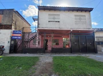 Casa · 180m² · 6 Ambientes · 3 Cocheras · Casa Multifamiliar y 2 Departamentos en Venta Moron Sur