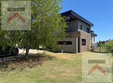 Casa · 461m² · 7 Ambientes · 1 Cochera · Oportunidad Gran Casa Lote Al Agua en Barrio Cerrado Chacras de La Reserva Cardales