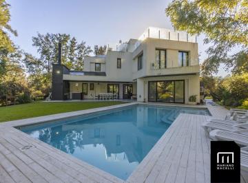 Casa · 500m² · 6 Ambientes · 2 Cocheras · Casa en Alquiler en Saint Thomas Canning, Esteban Echeverria