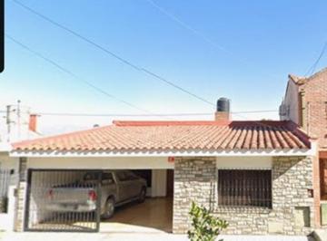 Casa · 240m² · 4 Ambientes · Muy Linda Casa 3 Dorm Vta Pil/gge/qcho Los Jazmines Al 400