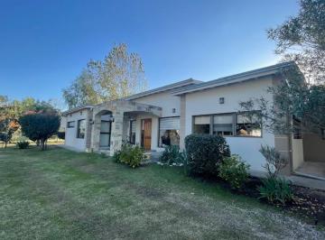 Casa · 190m² · 4 Ambientes · 1 Cochera · Casa en Venta Club de Campo El Moro, Marcos Paz