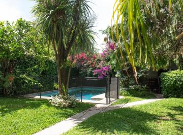 Casa · 340m² · 5 Ambientes · 1 Cochera · Casa en Venta, 5 Ambientes, Jardín y Pileta en Nuñez